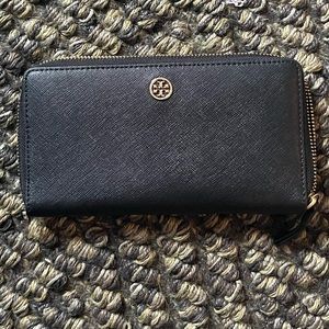 Tory Burch wallet